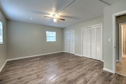 House in Tampa, Florida 5 bedrooms, 209.22 sq.m. № 1835592 - photo 24