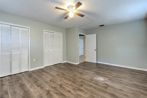 House in Tampa, Florida 5 bedrooms, 209.22 sq.m. № 1835592 - photo 30