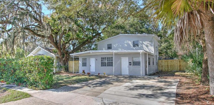 House in Tampa, Florida 5 bedrooms, 209.22 sq.m. № 1835592