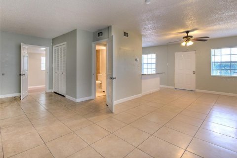 House in Tampa, Florida 5 bedrooms, 209.22 sq.m. № 1835592 - photo 29