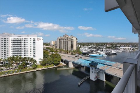 Condo in Fort Lauderdale, Florida, 2 bedrooms  № 1708624 - photo 3