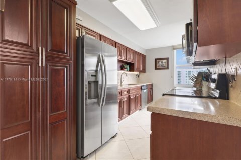 Condo in Fort Lauderdale, Florida, 2 bedrooms  № 1708624 - photo 22
