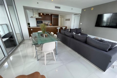 Condo in Miami, Florida, 2 bedrooms  № 2060753 - photo 5