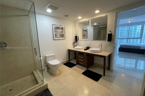 Condo in Miami, Florida, 2 bedrooms  № 2060753 - photo 10