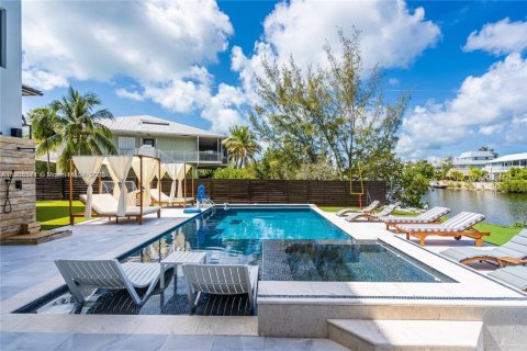 Villa ou maison à louer à Key Largo, Floride: 5 chambres, 359.35 m2 № 1956223 - photo 4