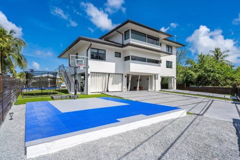 Villa ou maison à louer à Key Largo, Floride: 5 chambres, 359.35 m2 № 1956223 - photo 11