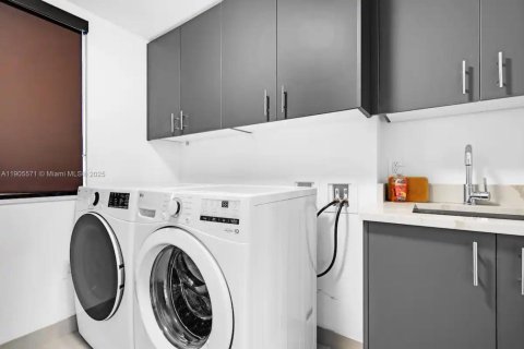 Villa ou maison à louer à Key Largo, Floride: 5 chambres, 359.35 m2 № 1956223 - photo 29