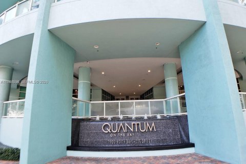 Condo in Miami, Florida, 1 bedroom  № 2001946 - photo 11