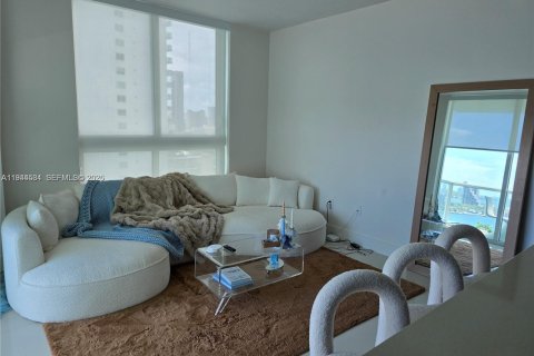 Condo in Miami, Florida, 1 bedroom  № 2001946 - photo 5