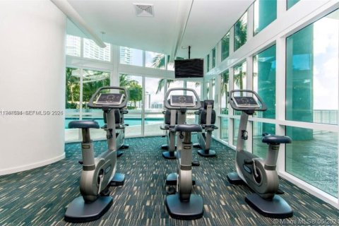 Condo in Miami, Florida, 1 bedroom  № 2001946 - photo 10