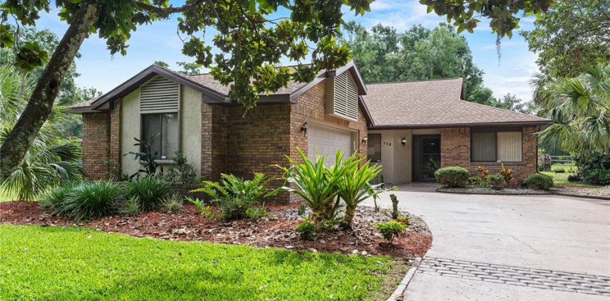 House in Yalaha, Florida 3 bedrooms, 156.73 sq.m. № 1771068
