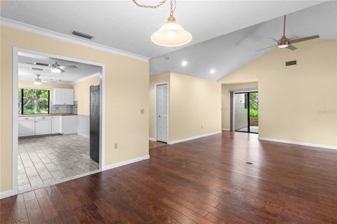 House in Yalaha, Florida 3 bedrooms, 156.73 sq.m. № 1771068 - photo 10