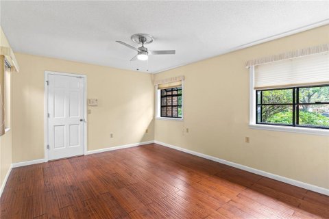 House in Yalaha, Florida 3 bedrooms, 156.73 sq.m. № 1771068 - photo 22