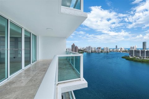 Condominio en alquiler en Aventura, Florida, 3 dormitorios, 303.23 m2 № 1964233 - foto 7