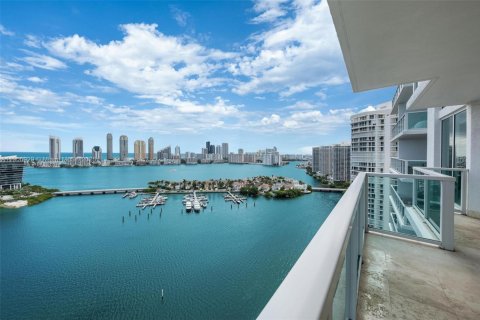 Condominio en alquiler en Aventura, Florida, 3 dormitorios, 303.23 m2 № 1964233 - foto 4