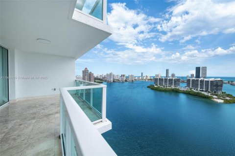 Condominio en alquiler en Aventura, Florida, 3 dormitorios, 303.23 m2 № 1964233 - foto 6