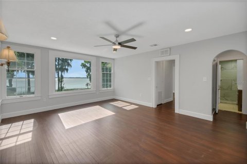 House in Leesburg, Florida 4 bedrooms, 247.58 sq.m. № 2208693 - photo 26