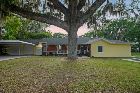 House in Leesburg, Florida 4 bedrooms, 247.58 sq.m. № 2208693 - photo 6