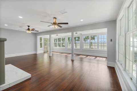 House in Leesburg, Florida 4 bedrooms, 247.58 sq.m. № 2208693 - photo 19