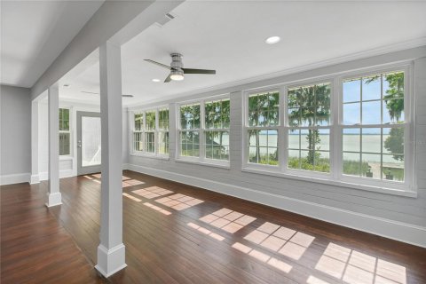 House in Leesburg, Florida 4 bedrooms, 247.58 sq.m. № 2208693 - photo 8