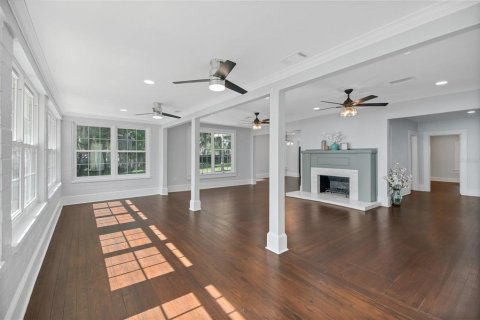 House in Leesburg, Florida 4 bedrooms, 247.58 sq.m. № 2208693 - photo 21