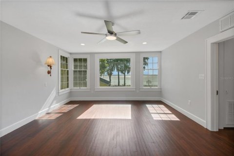 House in Leesburg, Florida 4 bedrooms, 247.58 sq.m. № 2208693 - photo 24
