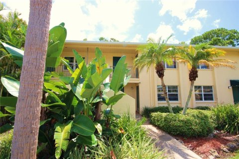 Condo in Sarasota, Florida, 2 bedrooms  № 2363119