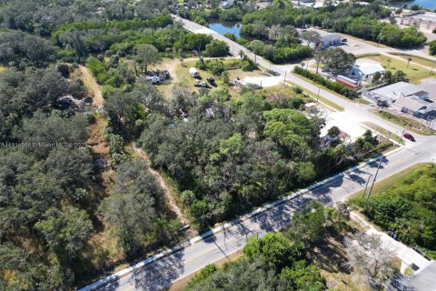 Commercial property in Tampa, Florida № 2016117 - photo 22