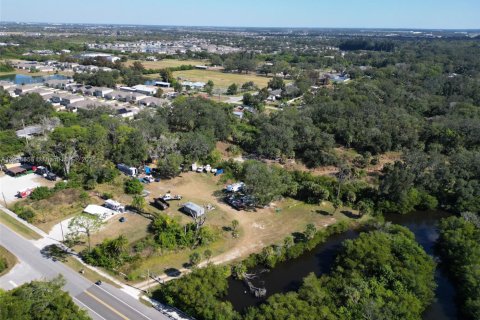Commercial property in Tampa, Florida № 2016117 - photo 27