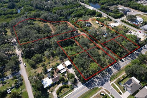 Commercial property in Tampa, Florida № 2016117 - photo 8