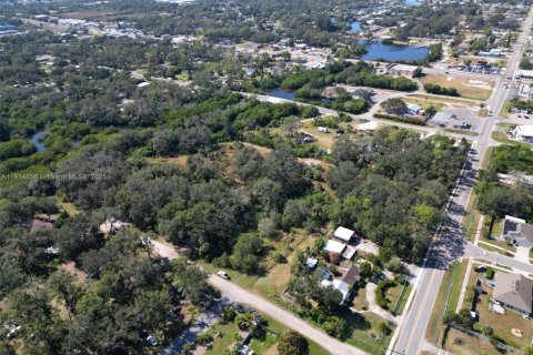 Commercial property in Tampa, Florida № 2016117 - photo 14