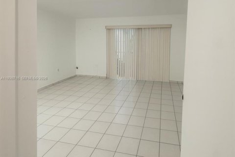 Copropriété à vendre à Miami, Floride: 2 chambres, 89.65 m2 № 1996358 - photo 2