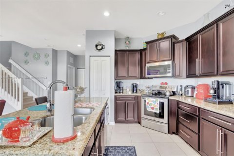 Casa en venta en Homestead, Florida, 4 dormitorios, 235.41 m2 № 1892613 - foto 9