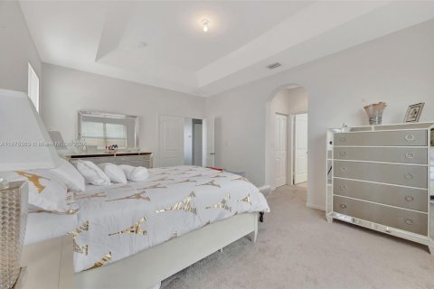Casa en venta en Homestead, Florida, 4 dormitorios, 235.41 m2 № 1892613 - foto 17