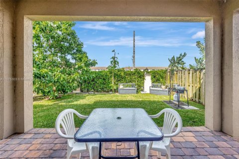 Casa en venta en Homestead, Florida, 4 dormitorios, 235.41 m2 № 1892613 - foto 28