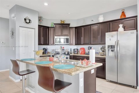 Casa en venta en Homestead, Florida, 4 dormitorios, 235.41 m2 № 1892613 - foto 13
