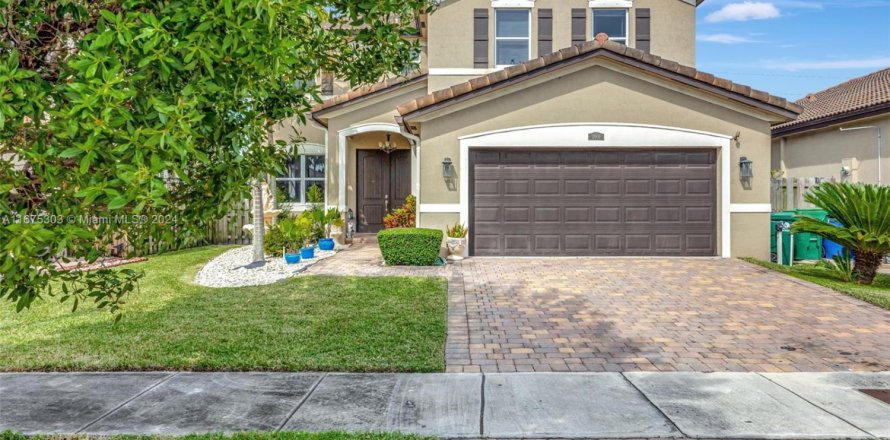 Casa en Homestead, Florida 4 dormitorios, 235.41 m2 № 1892613
