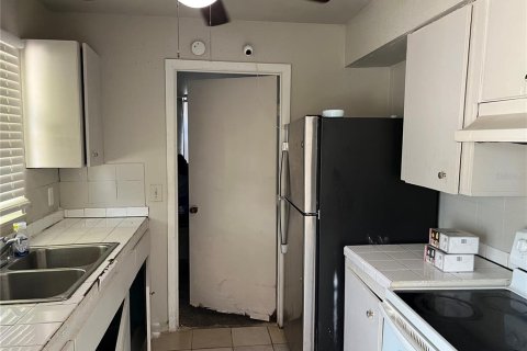 Casa en venta en Orlando, Florida, 4 dormitorios, 109.25 m2 № 1625270 - foto 7