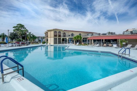 Condo in Lake Worth, Florida, 1 bedroom  № 1146682 - photo 1