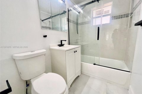 Casa en alquiler en Fort Lauderdale, Florida, 5 dormitorios, 164.99 m2 № 2040679 - foto 19