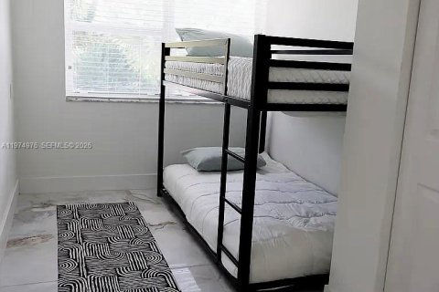 House in Fort Lauderdale, Florida 5 bedrooms, 164.99 sq.m. № 2040679 - photo 12