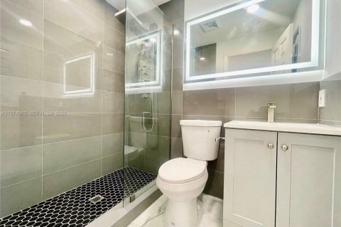 Casa en alquiler en Fort Lauderdale, Florida, 5 dormitorios, 164.99 m2 № 2040679 - foto 22