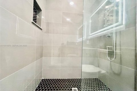 Casa en alquiler en Fort Lauderdale, Florida, 5 dormitorios, 164.99 m2 № 2040679 - foto 23