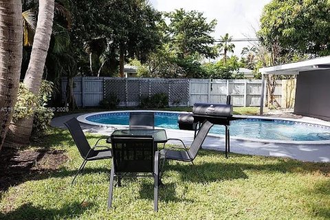 House in Fort Lauderdale, Florida 5 bedrooms, 164.99 sq.m. № 2040679 - photo 7