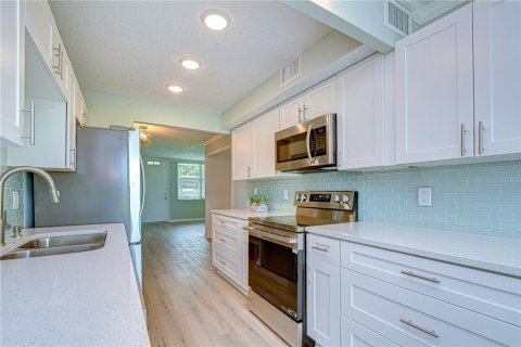 Condominio en venta en Saint Petersburg, Florida, 1 dormitorio, 76.64 m2 № 2115097 - foto 14