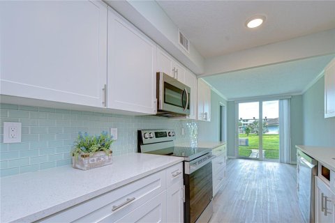 Condominio en venta en Saint Petersburg, Florida, 1 dormitorio, 76.64 m2 № 2115097 - foto 11