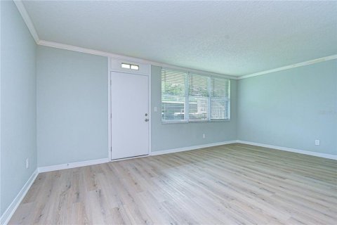 Condominio en venta en Saint Petersburg, Florida, 1 dormitorio, 76.64 m2 № 2115097 - foto 2