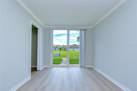 Condominio en venta en Saint Petersburg, Florida, 1 dormitorio, 76.64 m2 № 2115097 - foto 12