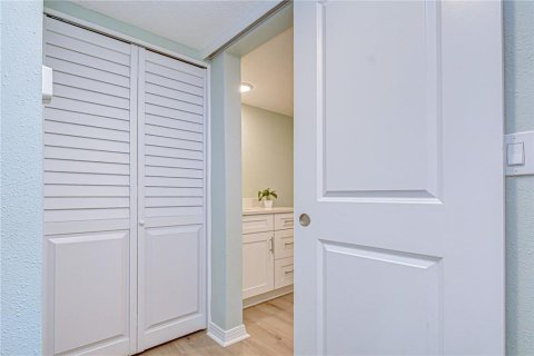 Condominio en venta en Saint Petersburg, Florida, 1 dormitorio, 76.64 m2 № 2115097 - foto 20