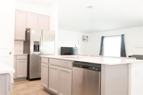House in Haines City, Florida 3 bedrooms, 144.93 sq.m. № 2208088 - photo 12